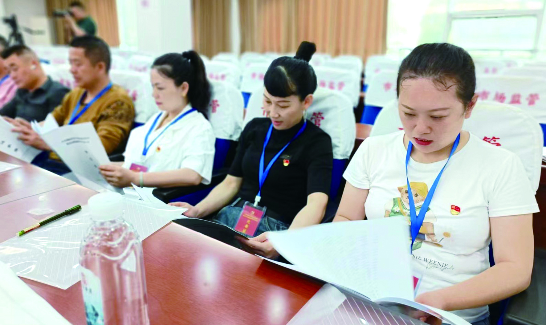 集團(tuán)公司黨委開展創(chuàng)先爭優(yōu)活動 推薦評選先進(jìn)基層黨組織、優(yōu)秀黨務(wù)工作者和優(yōu)秀共產(chǎn)黨員 （李高雄報道） 